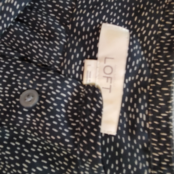 Loft sleeveless shell, black with tan dots. - Picture 2 of 3